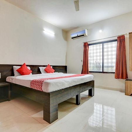 Oyo 65247 Hotel Akshay Garden Shirdi Exterior foto