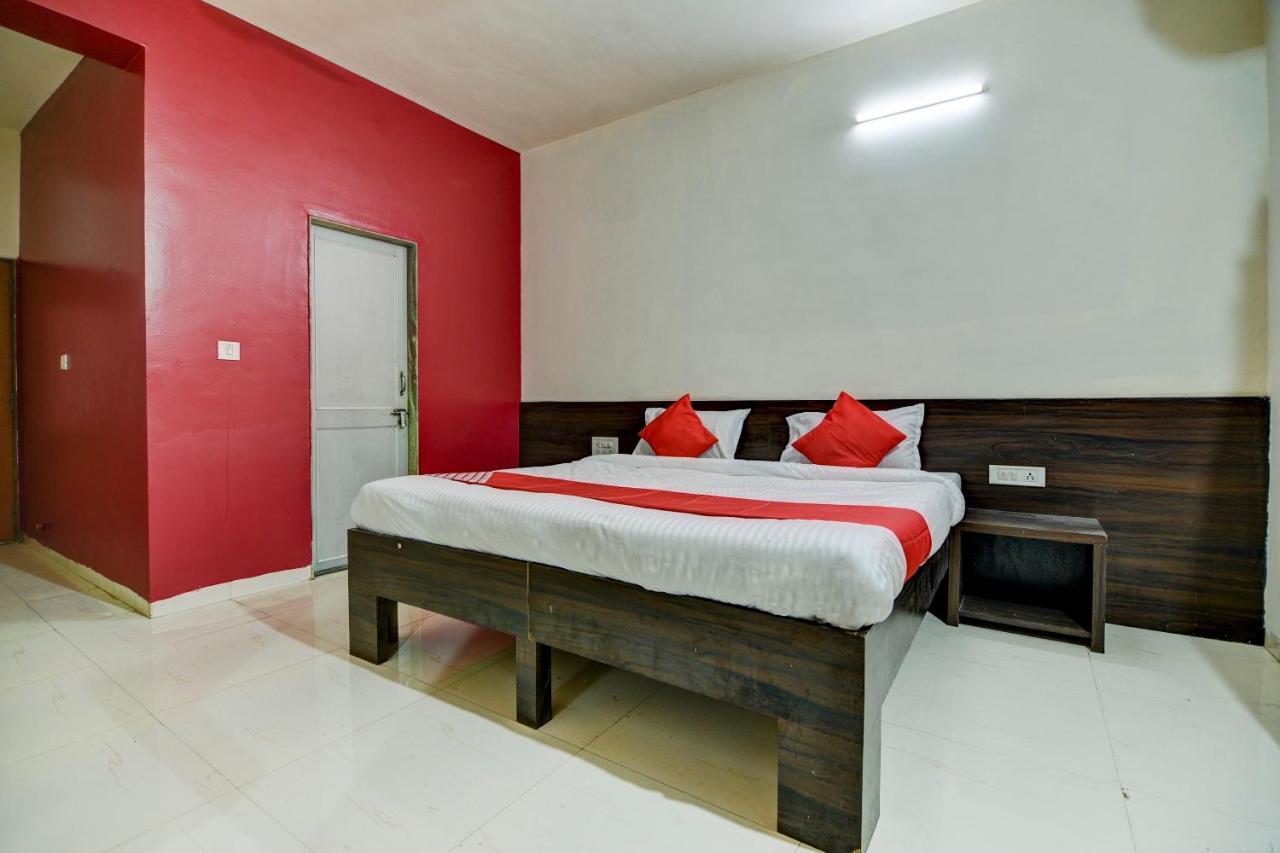 Oyo 65247 Hotel Akshay Garden Shirdi Exterior foto