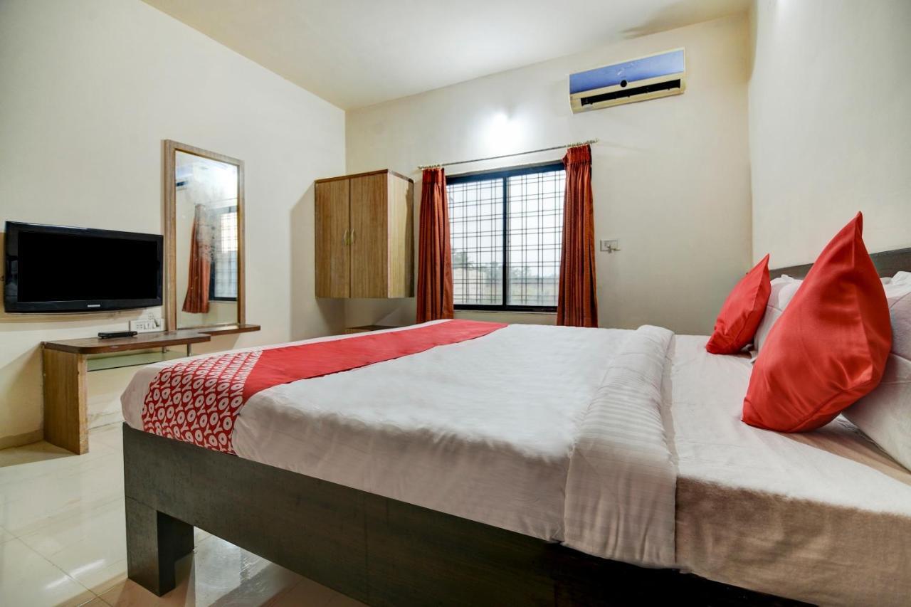 Oyo 65247 Hotel Akshay Garden Shirdi Exterior foto